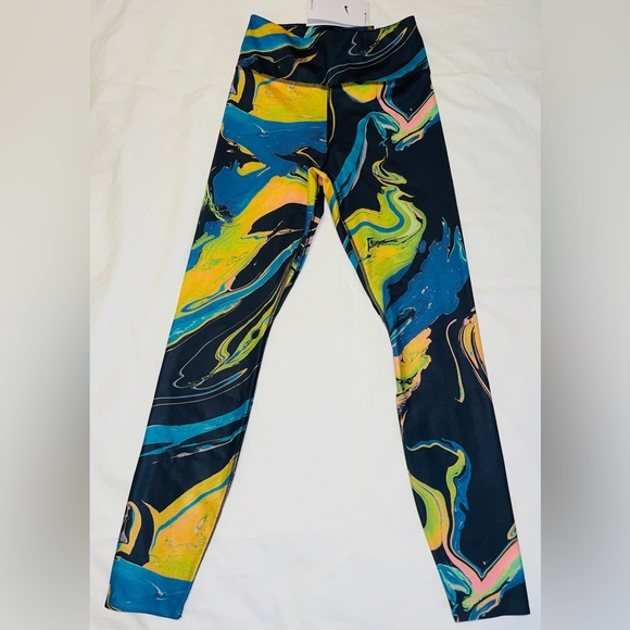 NWT- Nike One Luxe Aurora Womens Mid Rise 7/8 Marbled Leggings XS Multi-Color - Picture 1 of 3